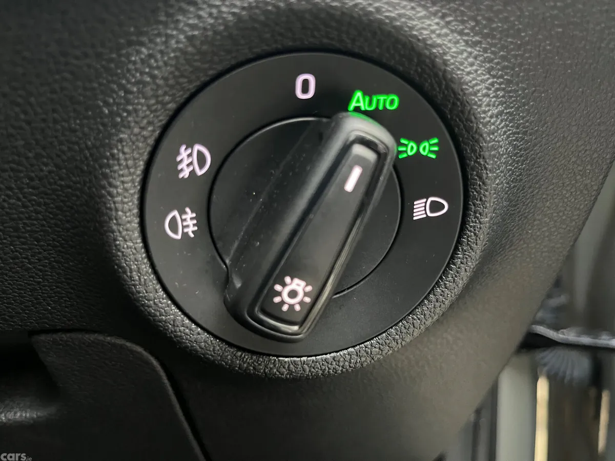 Skoda Karoq Estate, Petrol, 2019, Grey
