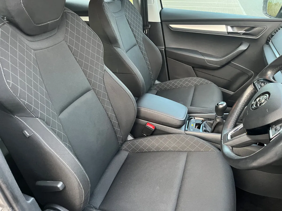 Skoda Karoq Estate, Petrol, 2019, Grey