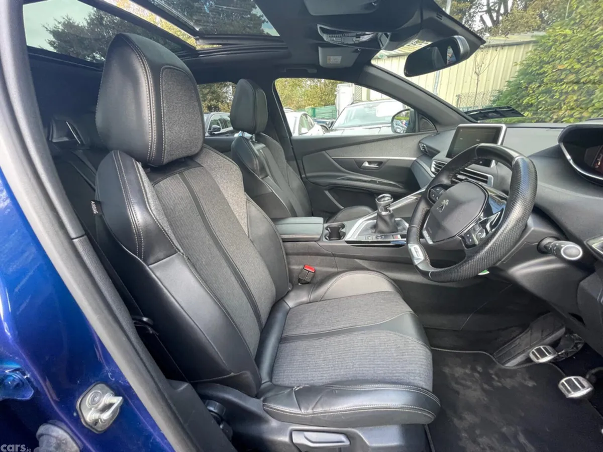 Peugeot 3008 MPV, Petrol, 2019, Blue