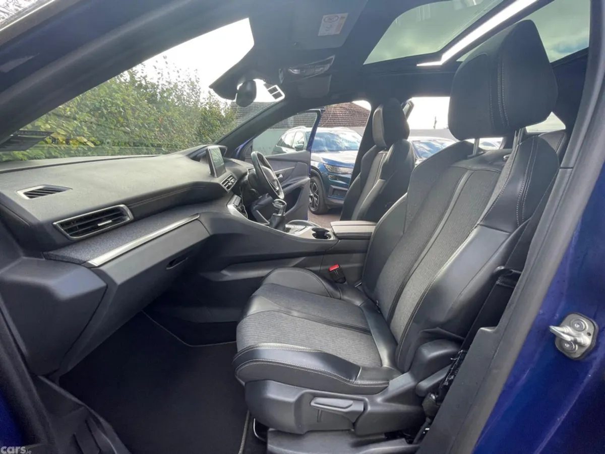 Peugeot 3008 MPV, Petrol, 2019, Blue