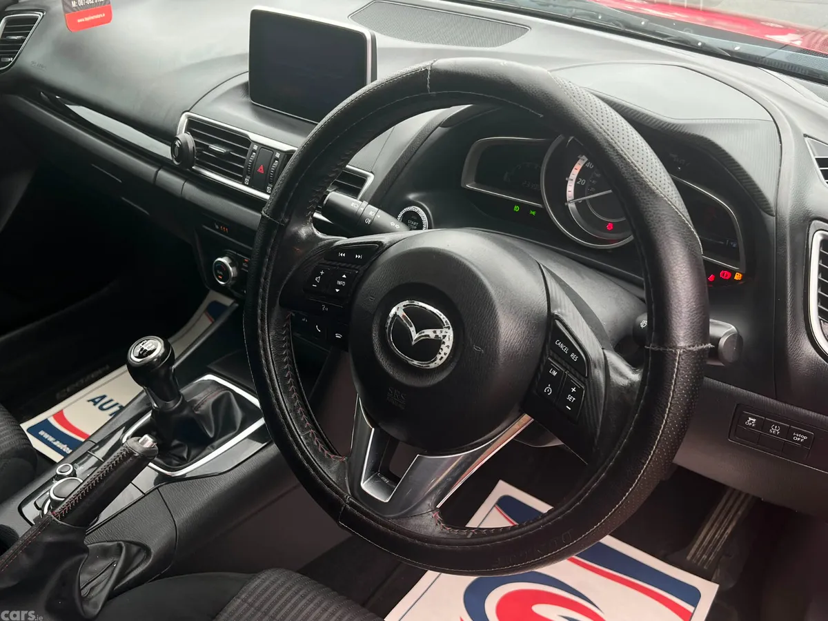Mazda Mazda3 Hatchback, Diesel, 2015, Red