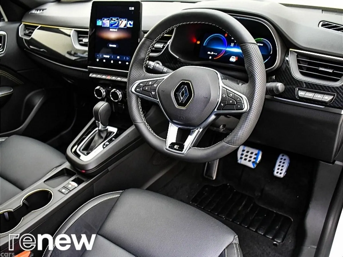 Renault Arkana SUV, Petrol Hybrid, 2023, White