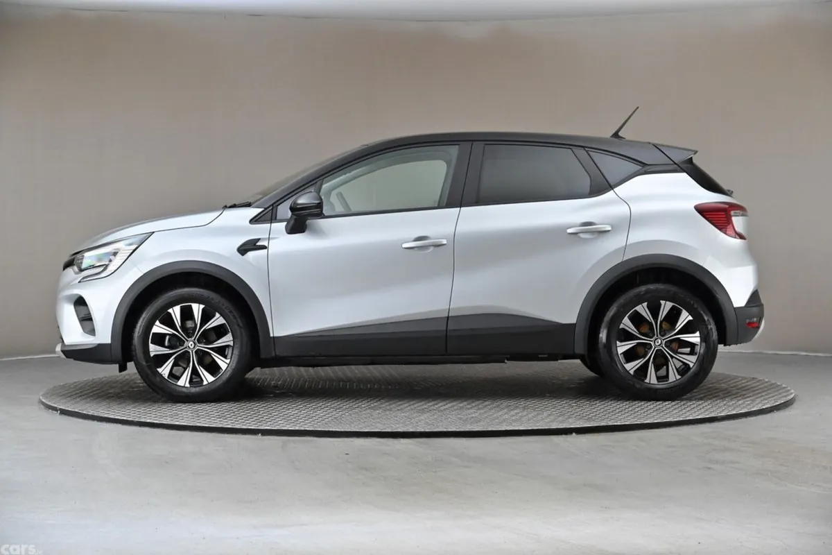 Renault Captur SUV, Petrol, 2024, Grey