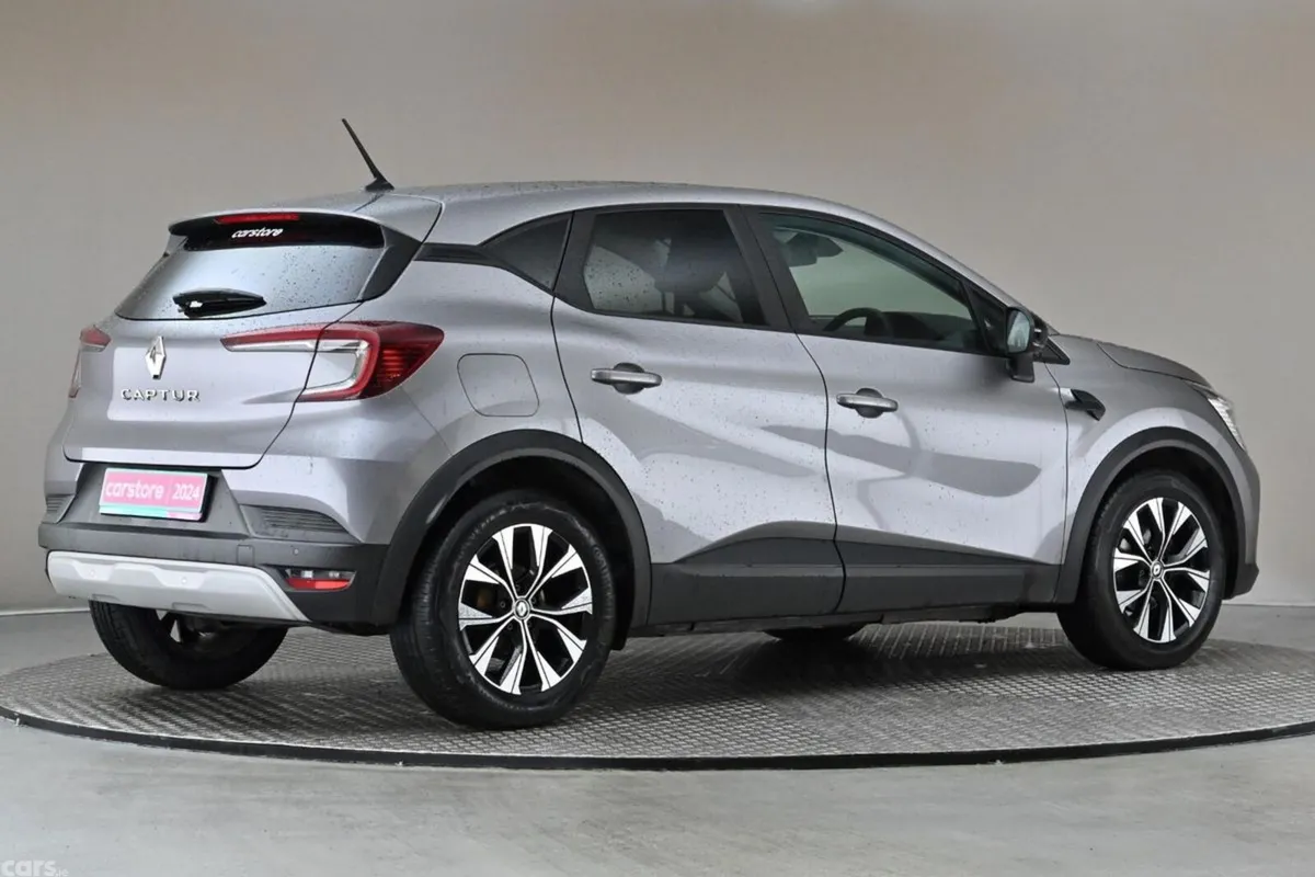 Renault Captur SUV, Petrol, 2024, Grey
