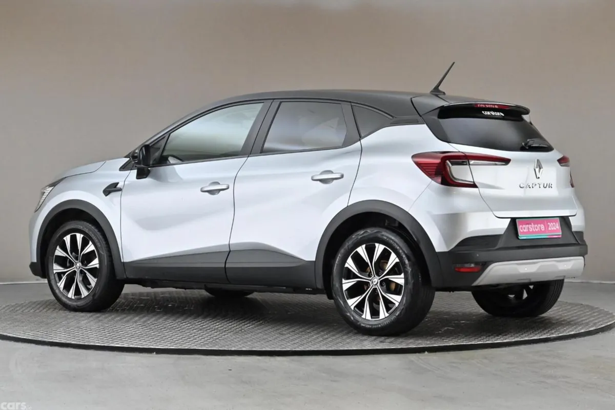 Renault Captur SUV, Petrol, 2024, Silver