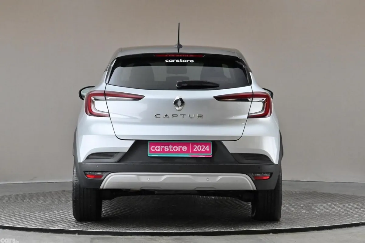 Renault Captur SUV, Petrol, 2024, Silver