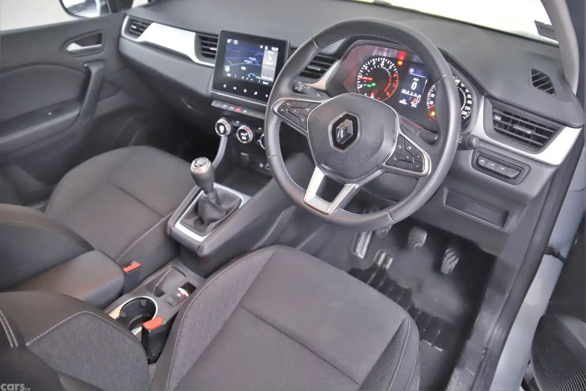 Renault Captur SUV, Petrol, 2024, Silver