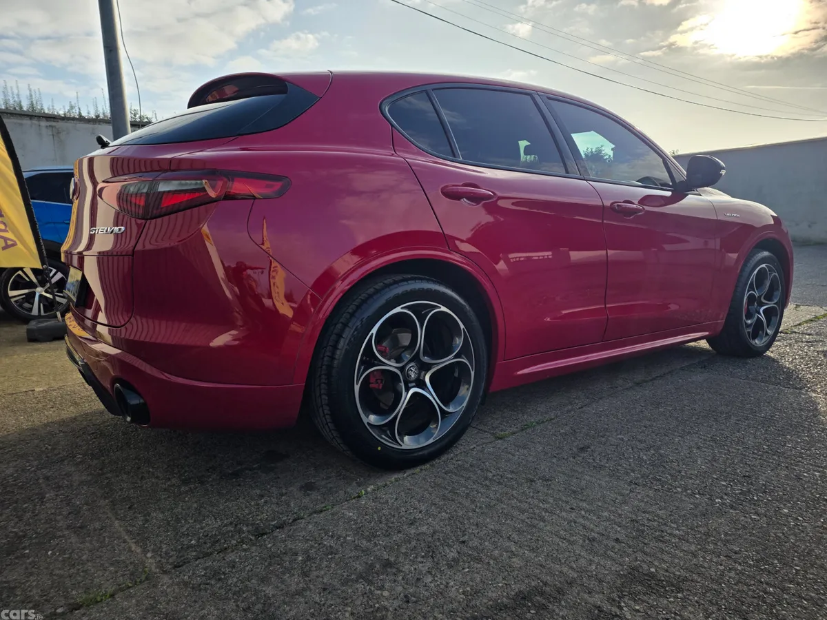 Alfa Romeo Stelvio Estate, Diesel, 2022, Red