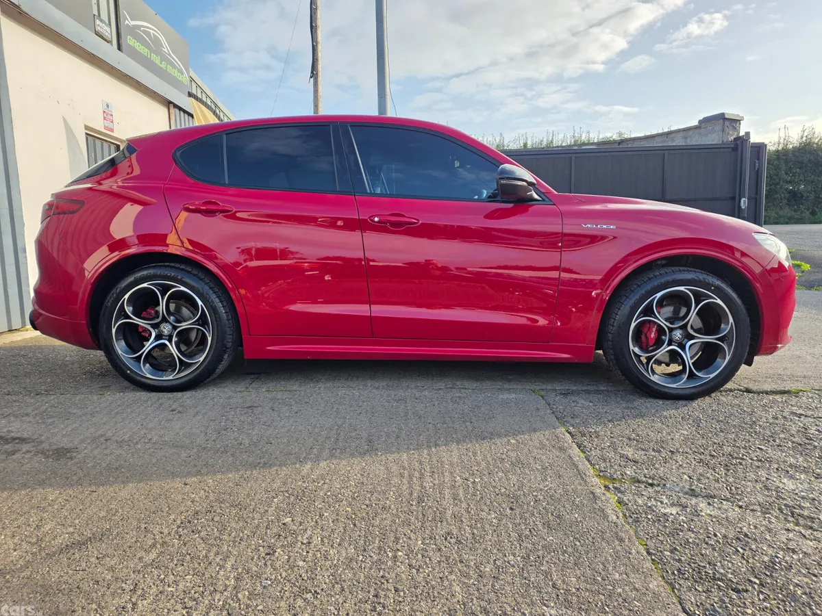 Alfa Romeo Stelvio Estate, Diesel, 2022, Red