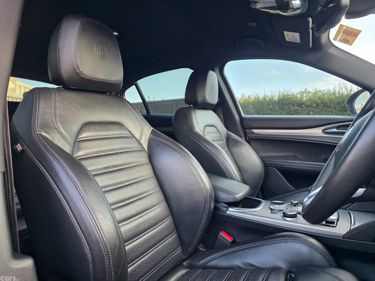 Alfa Romeo Stelvio Estate, Diesel, 2022, Red