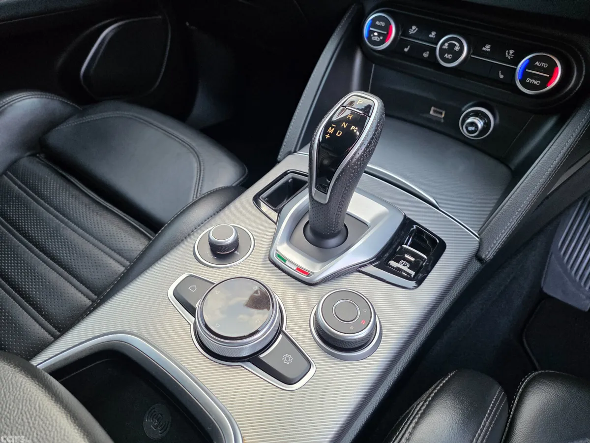 Alfa Romeo Stelvio Estate, Diesel, 2022, Red