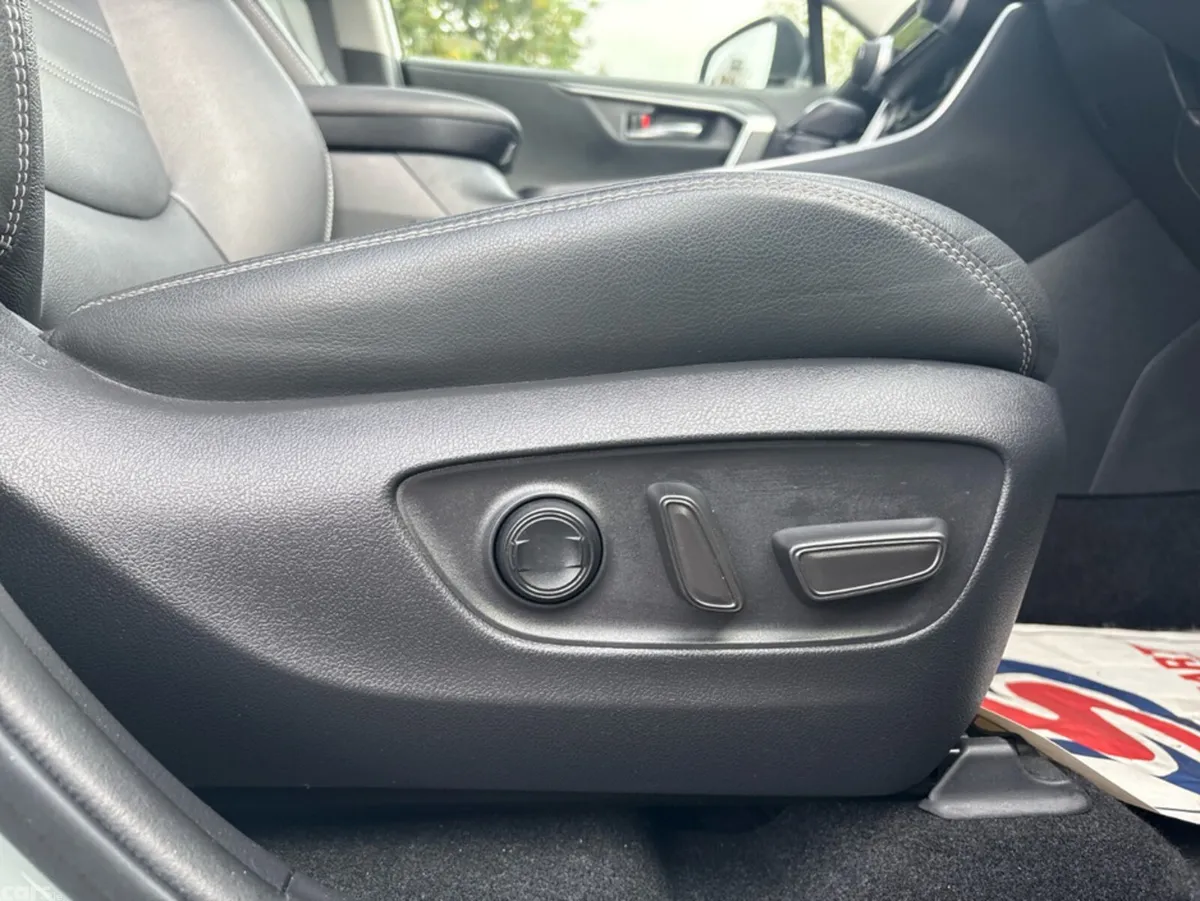 Toyota RAV4 SUV, Petrol Hybrid, 2024, Green
