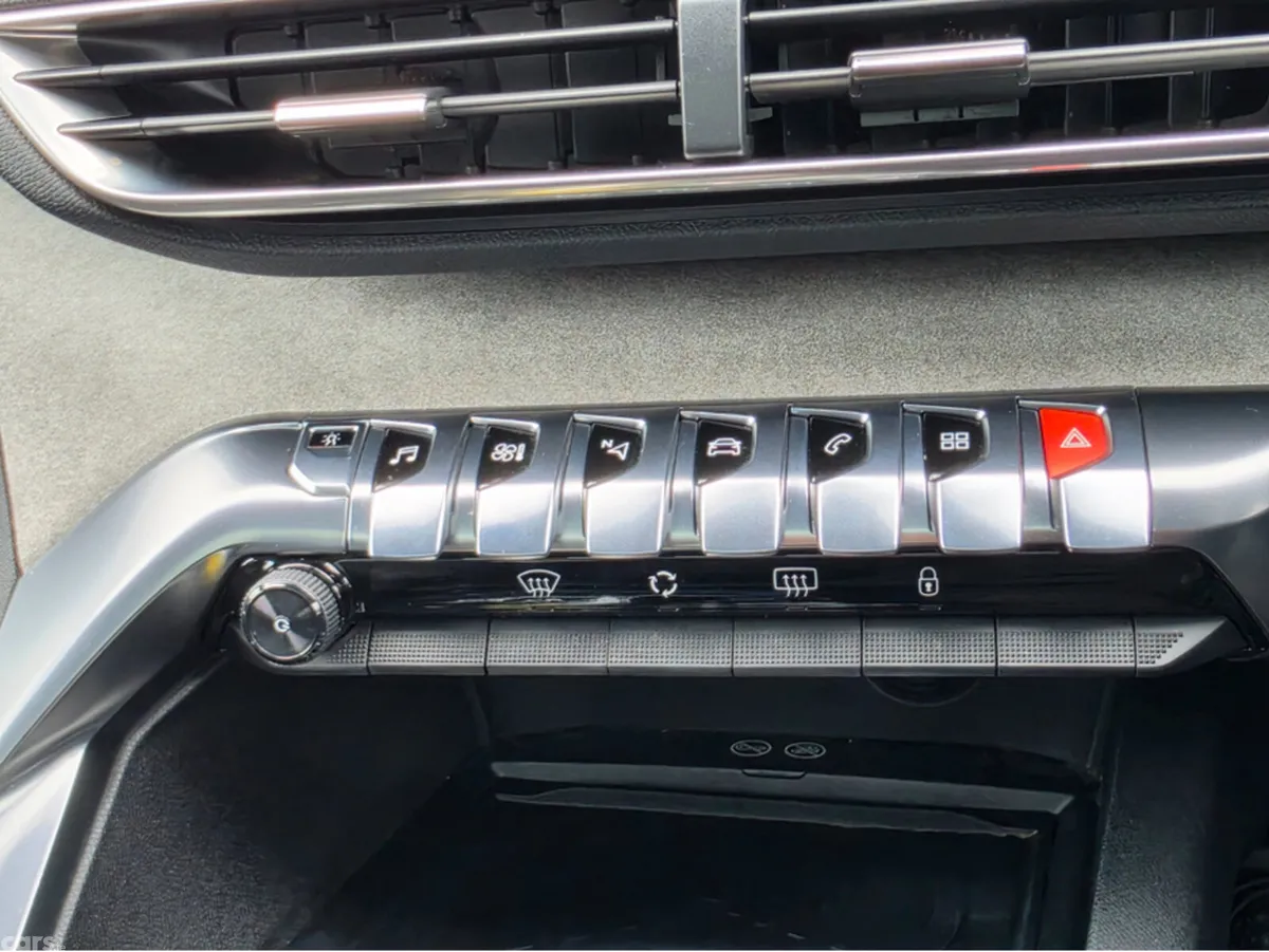 Peugeot 5008 MPV, Diesel, 2018, Green