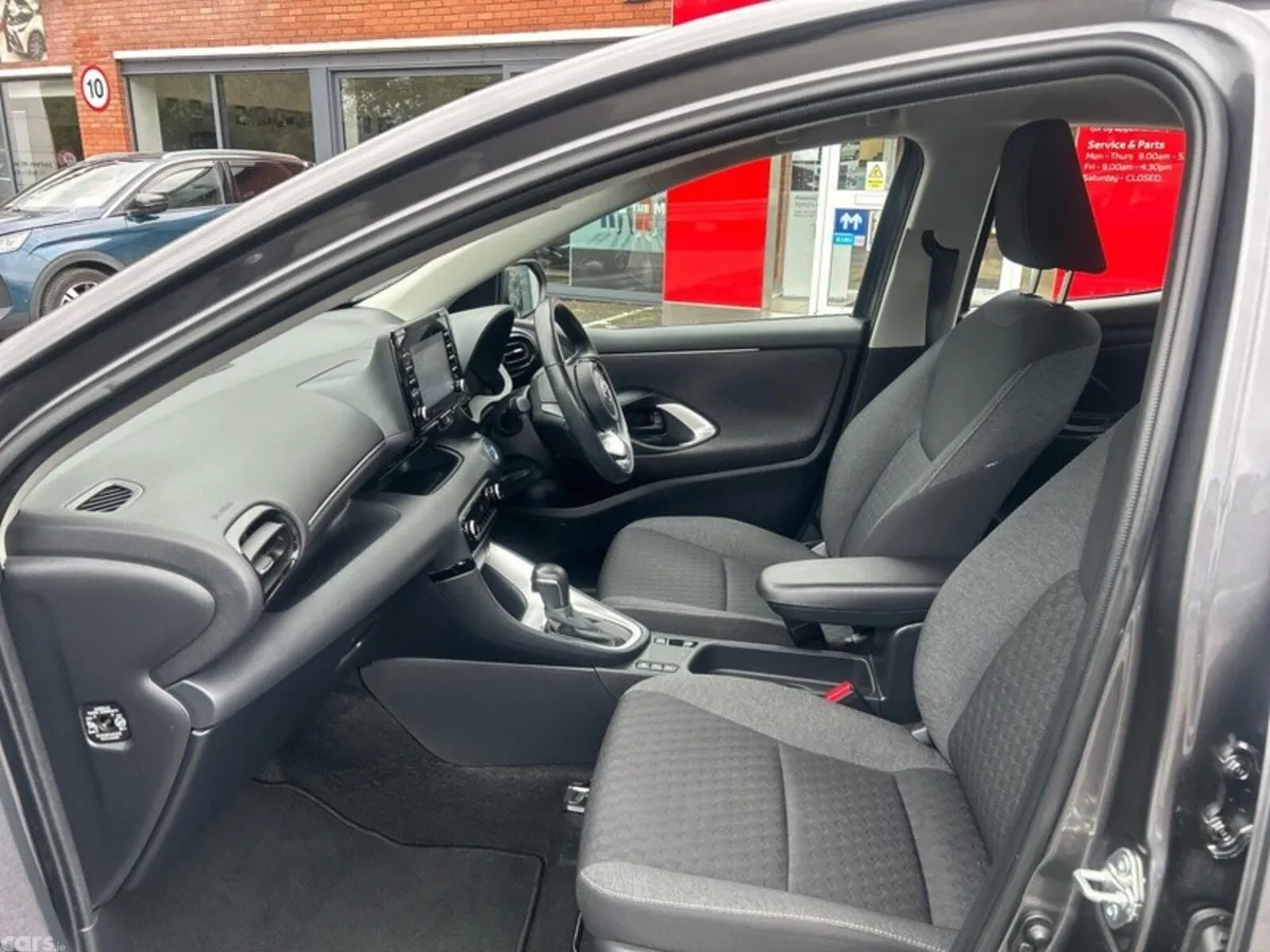 Toyota Yaris Hatchback, Petrol Hybrid, 2024, Grey