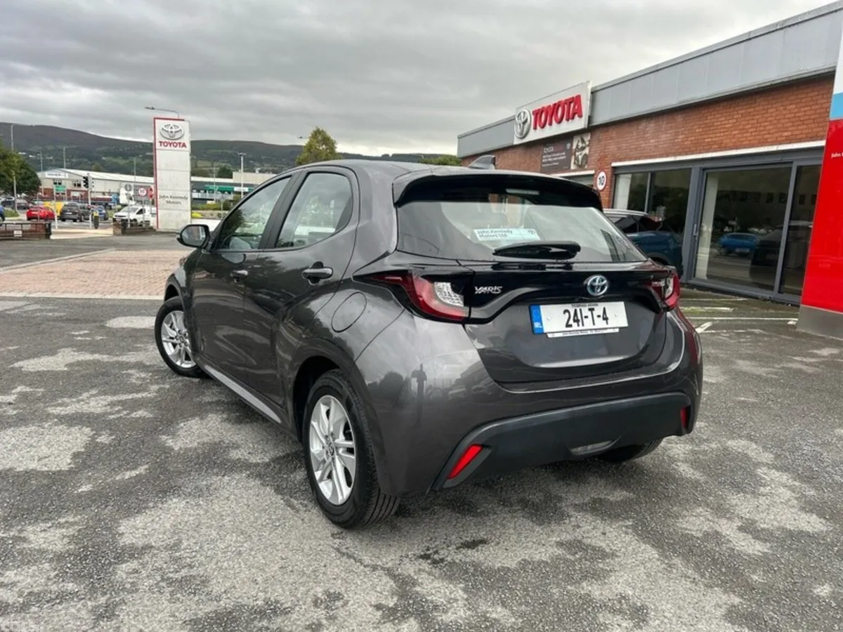 Toyota Yaris Hatchback, Petrol Hybrid, 2024, Grey