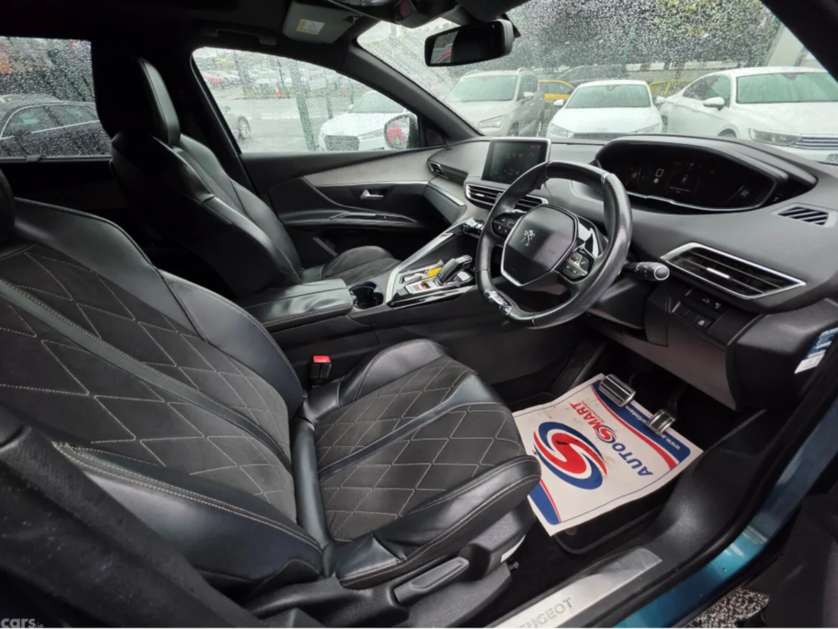 Peugeot 5008 MPV, Diesel, 2018, Green