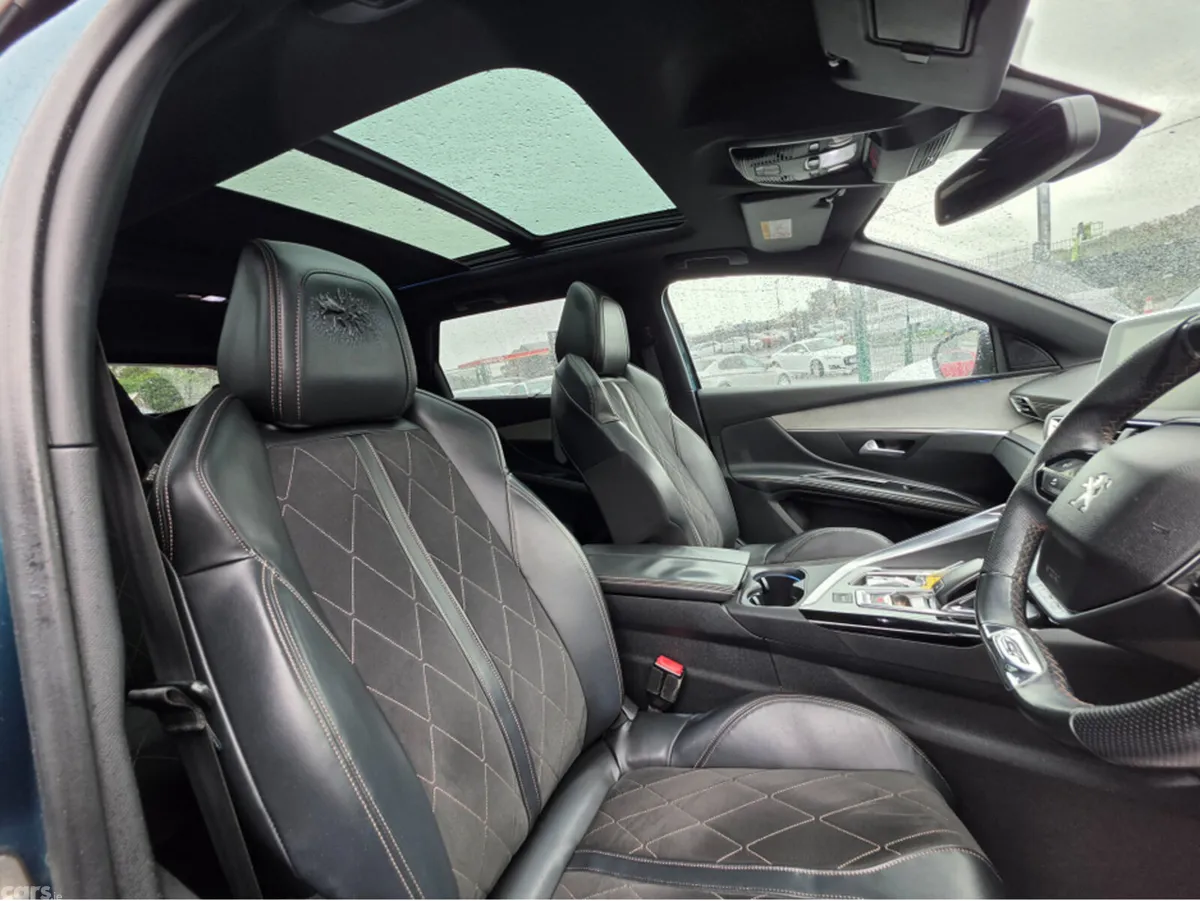 Peugeot 5008 MPV, Diesel, 2018, Green