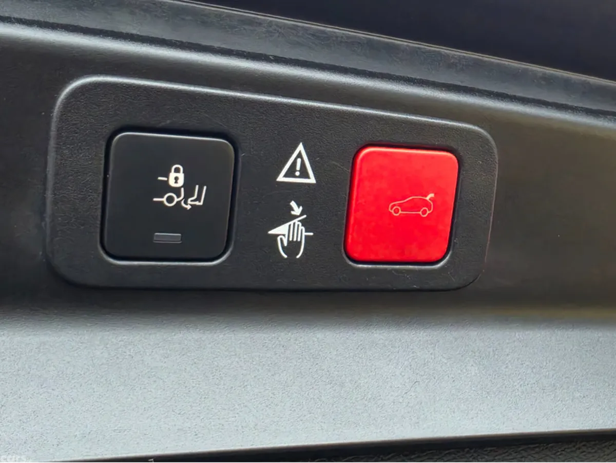 Peugeot 5008 MPV, Diesel, 2018, Green