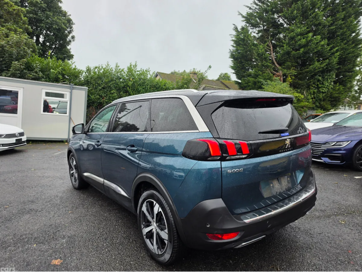 Peugeot 5008 MPV, Diesel, 2018, Green