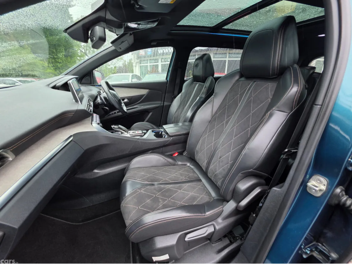 Peugeot 5008 MPV, Diesel, 2018, Green