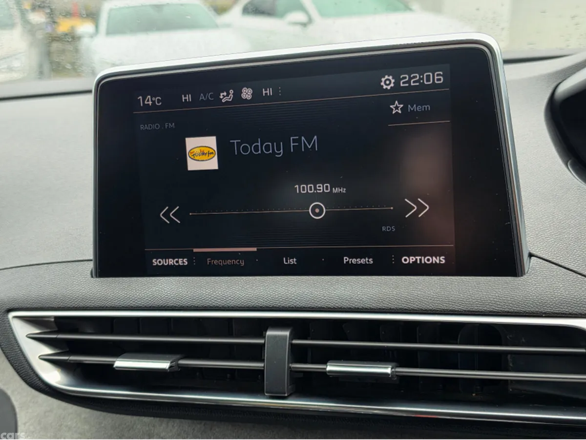 Peugeot 5008 MPV, Diesel, 2018, Green