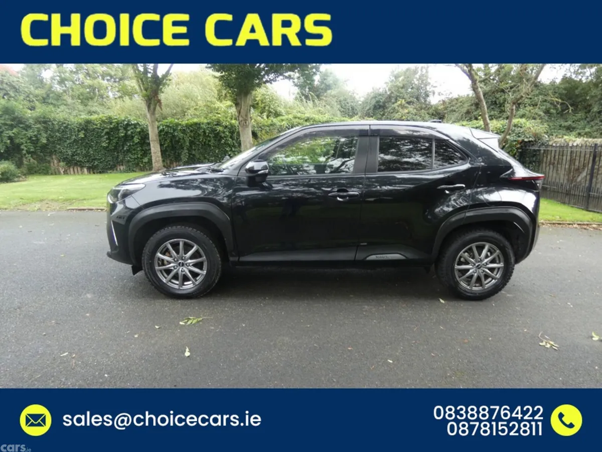 Toyota Yaris Cross Hatchback, Petrol Hybrid, 2021, Black