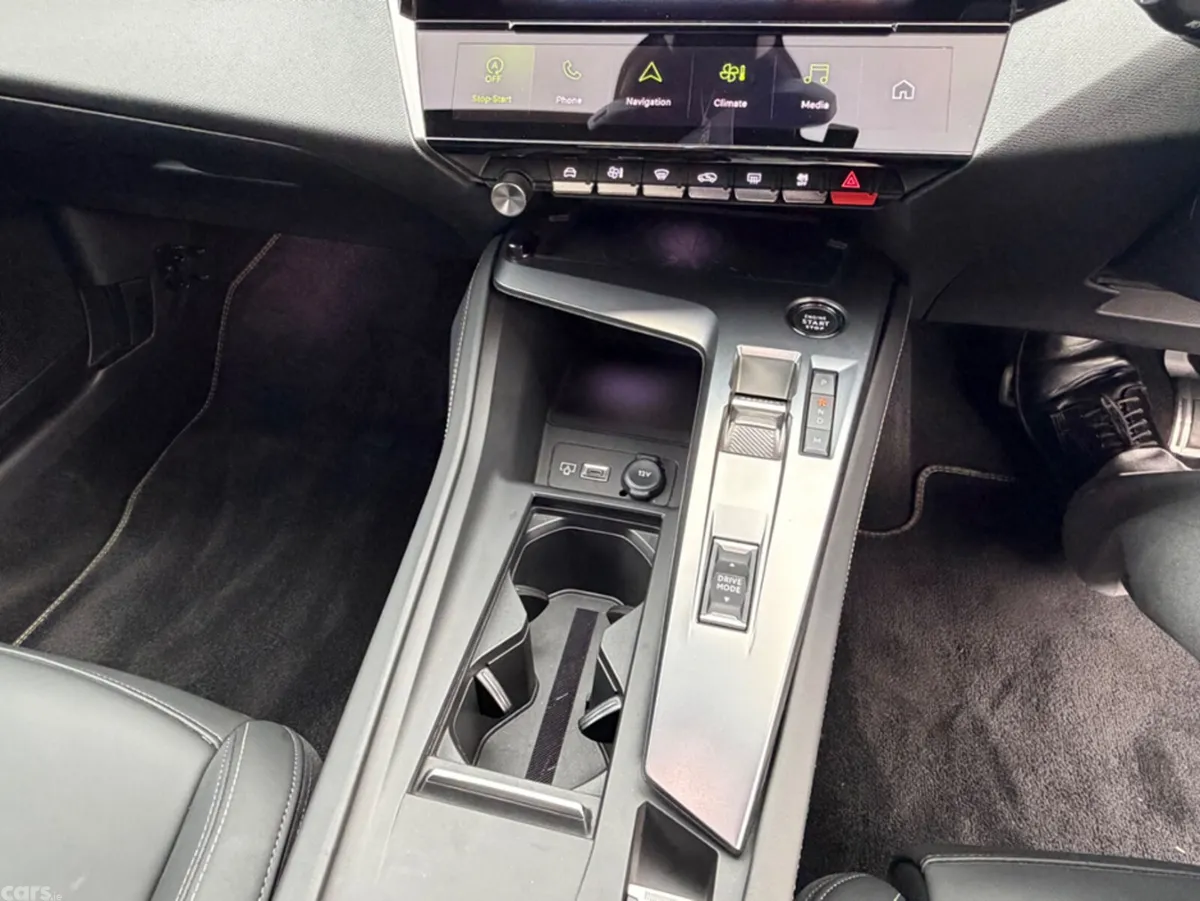Peugeot 308 Hatchback, Diesel, 2023, Blue