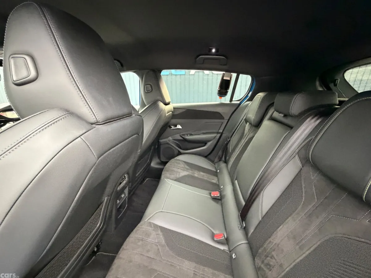 Peugeot 308 Hatchback, Diesel, 2023, Blue