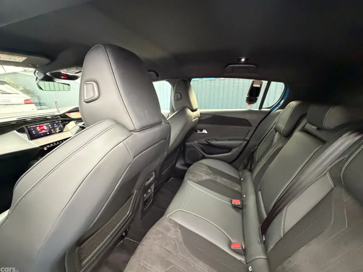 Peugeot 308 Hatchback, Diesel, 2023, Blue
