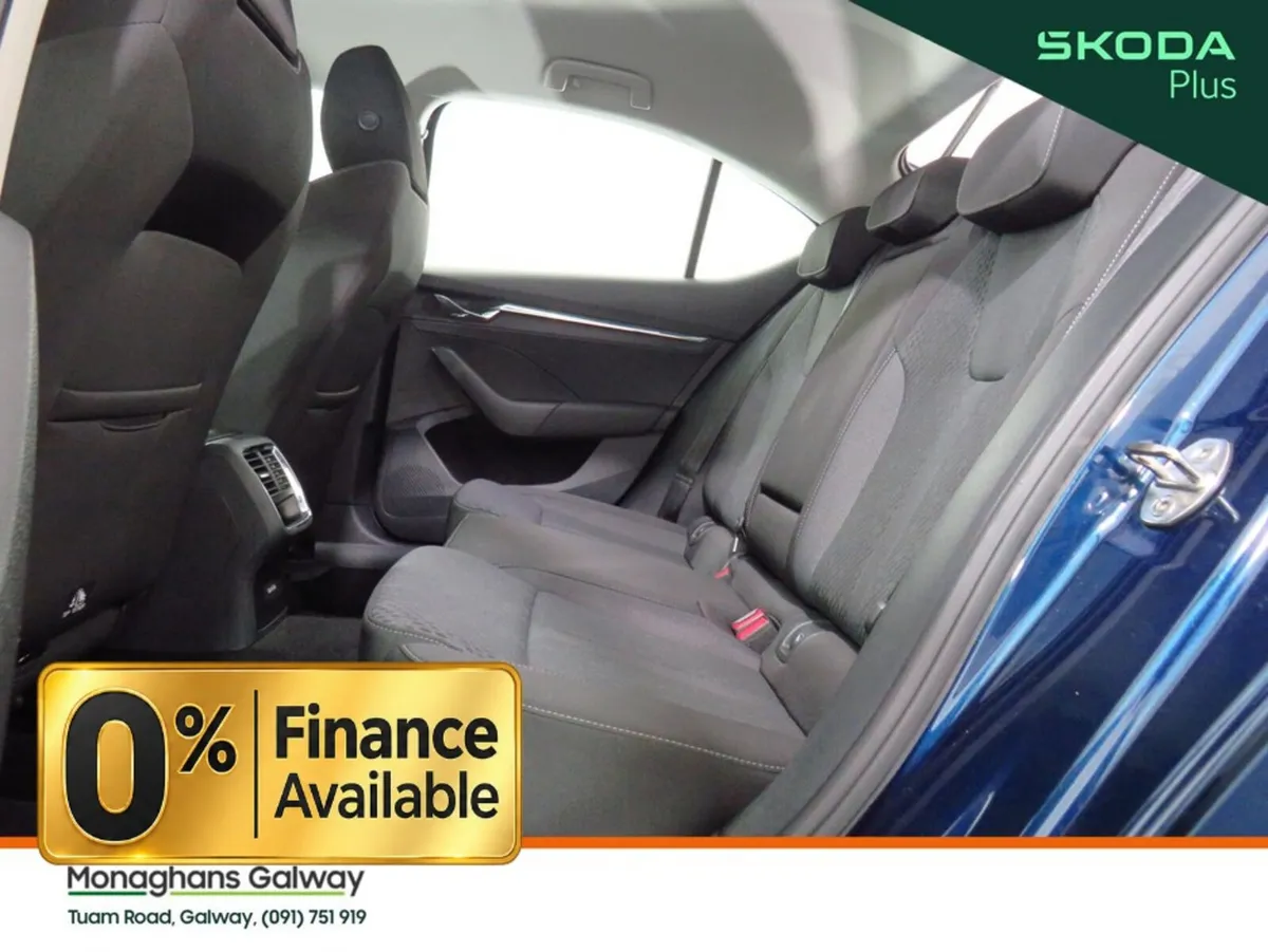 Skoda Octavia Hatchback, Diesel, 2023, Blue