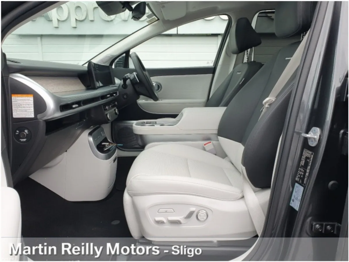 Hyundai IONIQ 9 MPV, Electric, 2026, Grey
