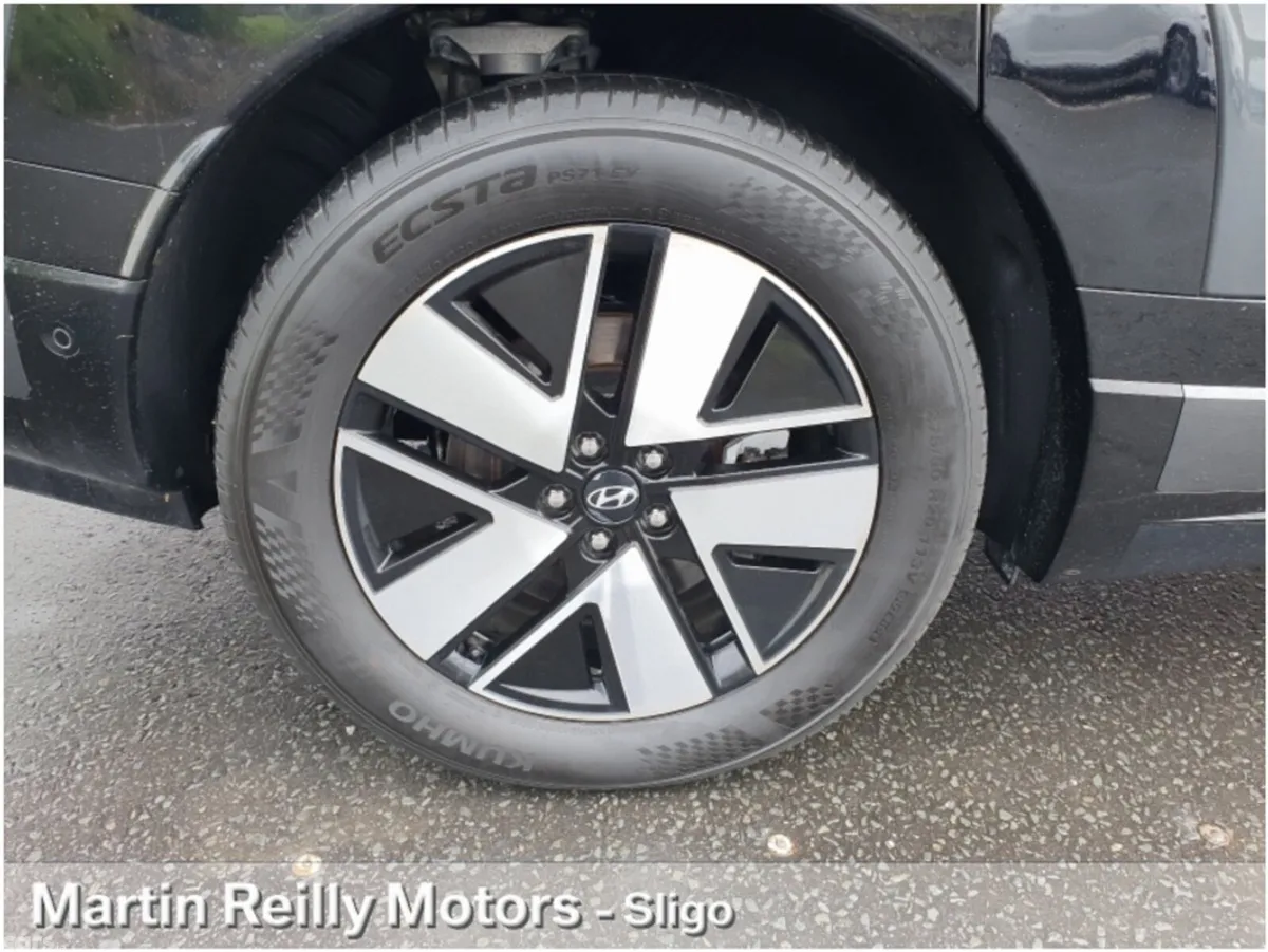 Hyundai IONIQ 9 MPV, Electric, 2026, Grey