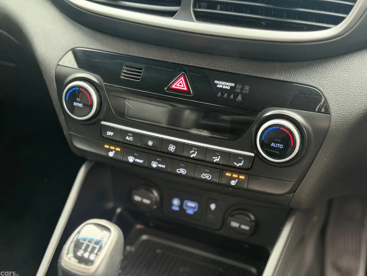 Hyundai Tucson MPV, Diesel, 2019, Blue