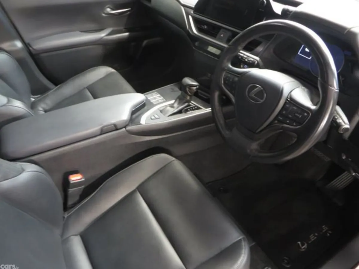 Lexus UX Estate, Petrol Hybrid, 2023, White