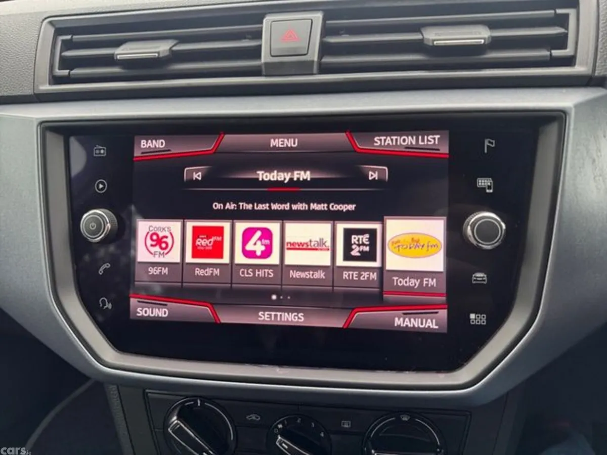 SEAT Arona Hatchback, Petrol, 2019, White