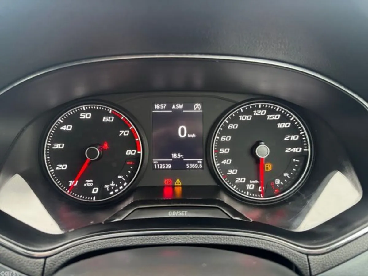 SEAT Arona Hatchback, Petrol, 2019, White
