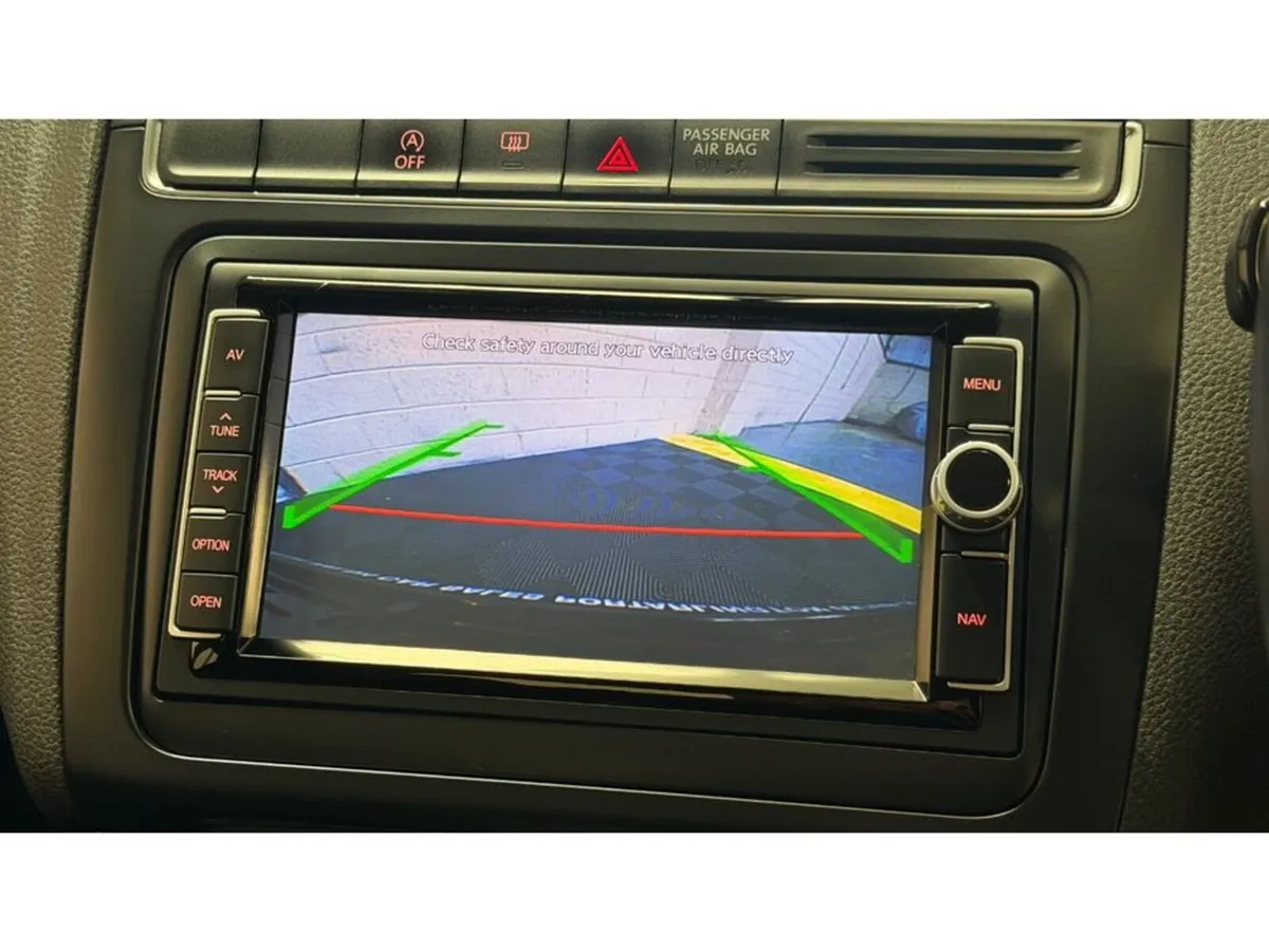 Volkswagen Polo Hatchback, Petrol, 2015, Red