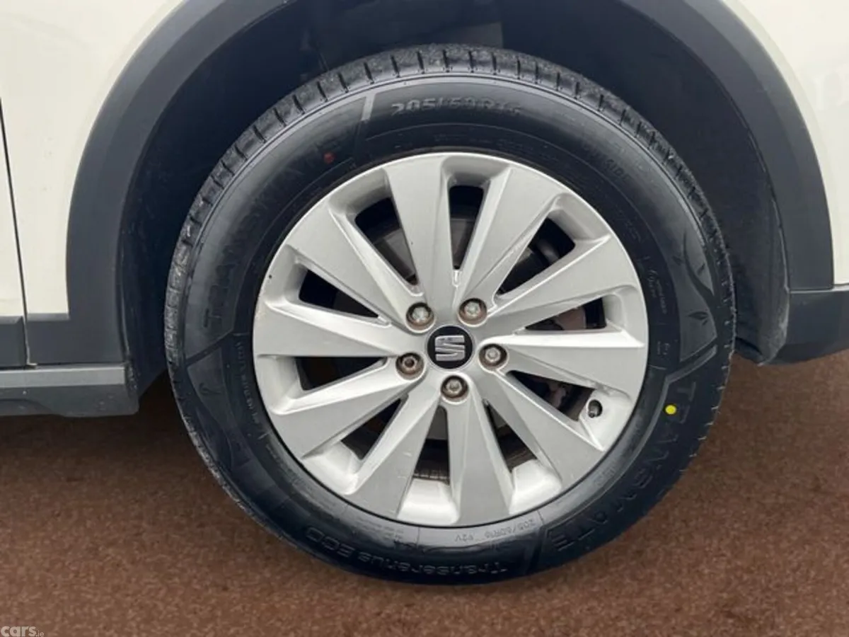 SEAT Arona Hatchback, Petrol, 2019, White