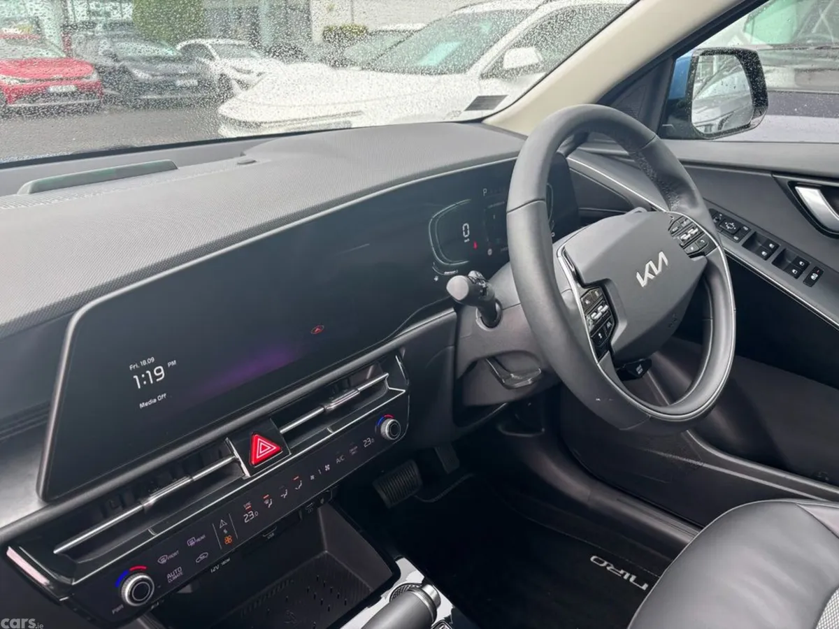 Kia Niro MPV, Petrol Plug-in Hybrid, 2023, Blue