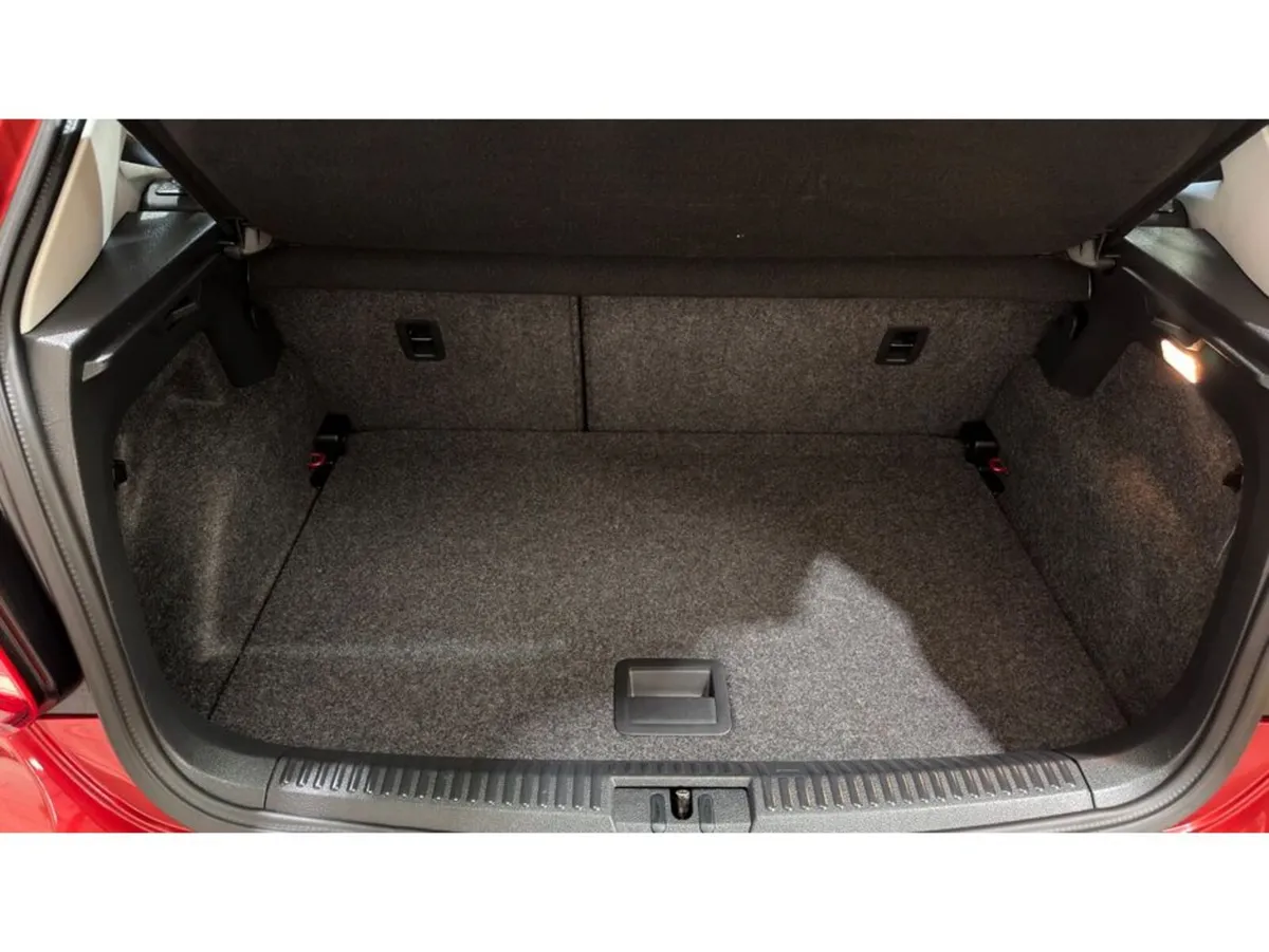 Volkswagen Polo Hatchback, Petrol, 2015, Red