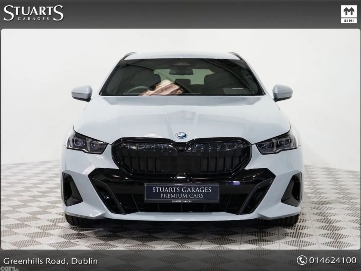 BMW 5-Series Estate, Petrol Plug-in Hybrid, 2025, Grey