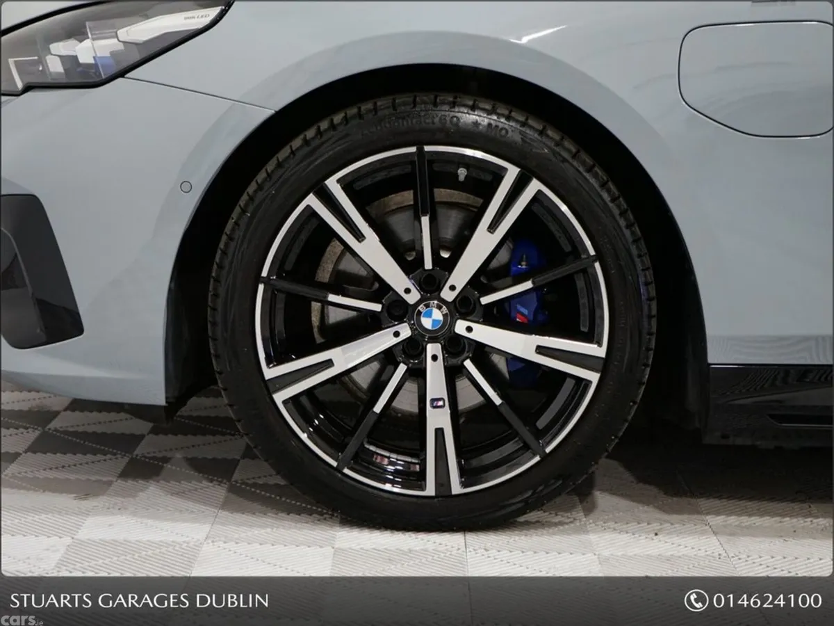 BMW 5-Series Estate, Petrol Plug-in Hybrid, 2025, Grey