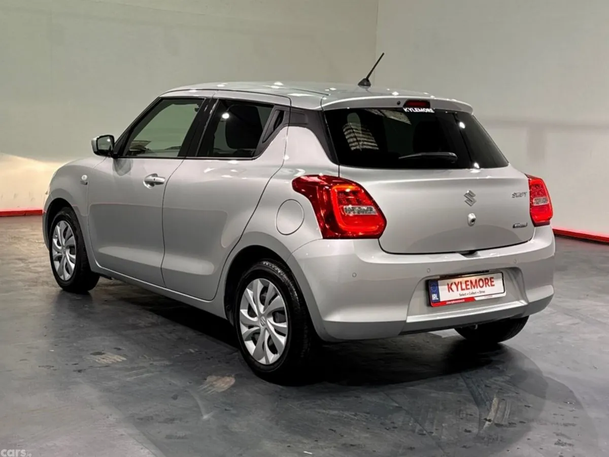 Suzuki Swift Hatchback, Petrol Hybrid, 2022, Silver
