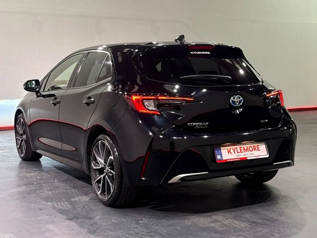 Toyota Corolla Hatchback, Petrol Hybrid, 2025, Black