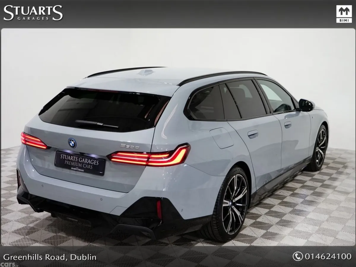 BMW 5-Series Estate, Petrol Plug-in Hybrid, 2025, Grey