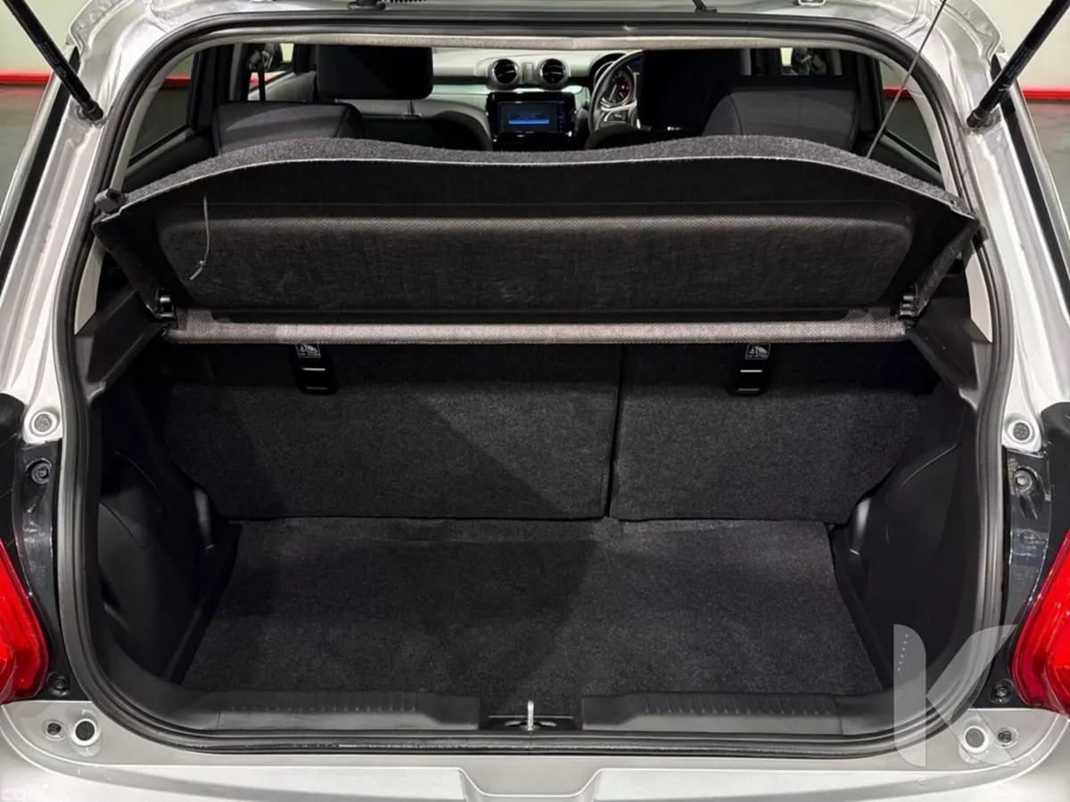 Suzuki Swift Hatchback, Petrol Hybrid, 2022, Silver