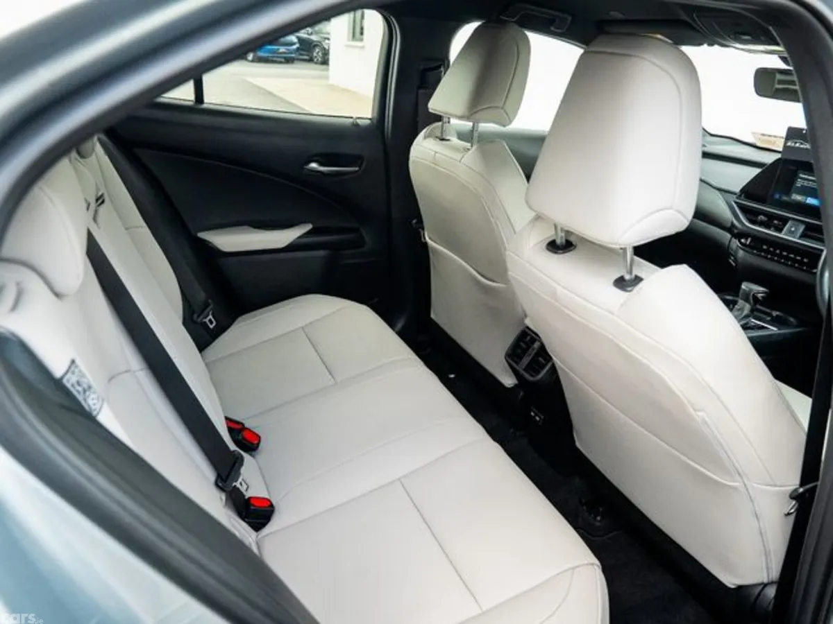 Lexus UX Estate, Petrol Hybrid, 2023, Silver