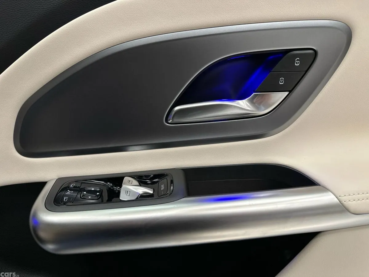 Mercedes-Benz GLB SUV, Electric, 2026, Blue