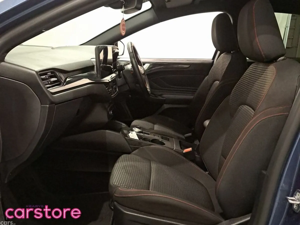 Ford Focus Hatchback, Diesel, 2024, Blue