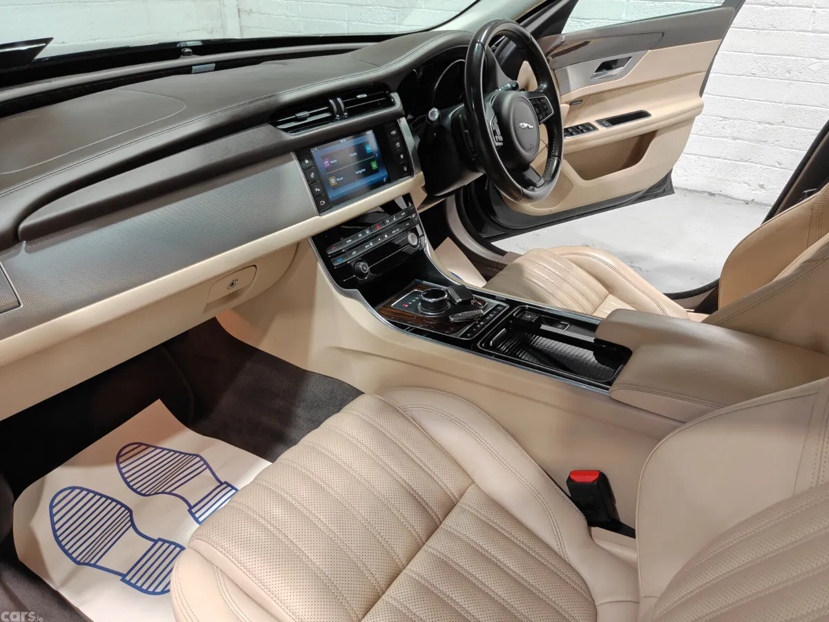 Jaguar XF Saloon, Diesel, 2017, Black